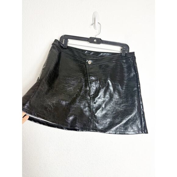 Torn By Ronny Kobo Donnie Asymterical Skirt Size Large Black Snakeskin Pleather - Picture 9 of 12